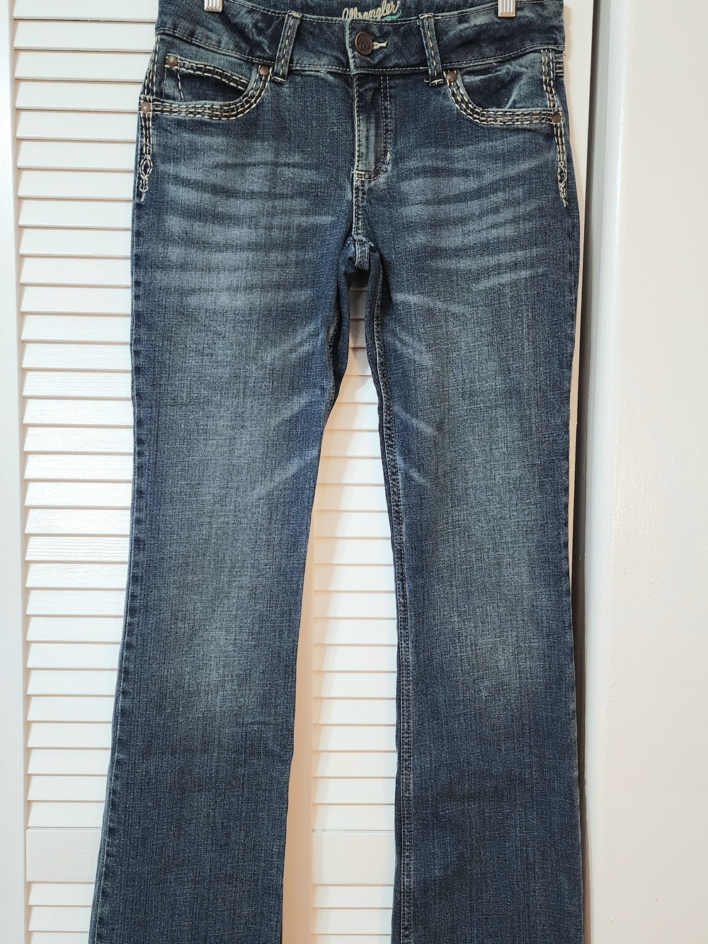 Wrangler Women's Blue Bootcut Jeans w/ contrast stitching
